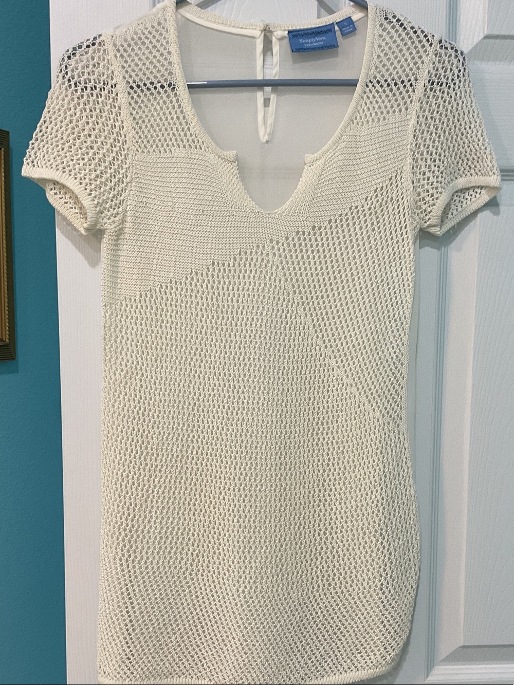Vera Wang cream color top